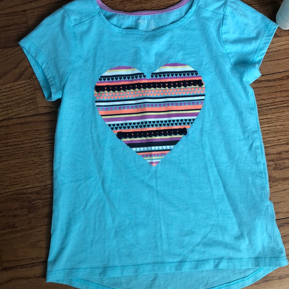SOLD as Free Gift Gap tee size 6-7